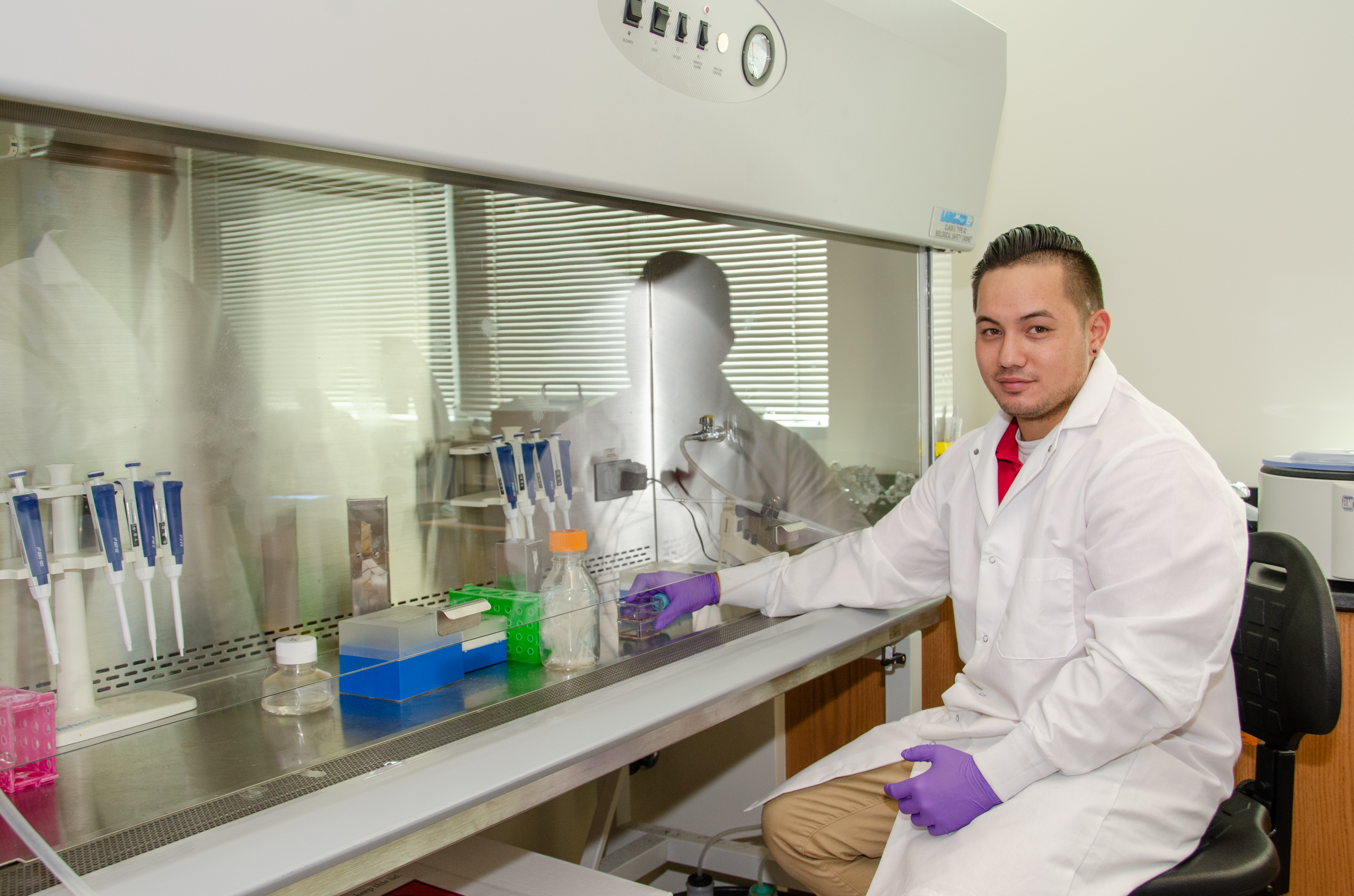 Student in Robert Steward's lab